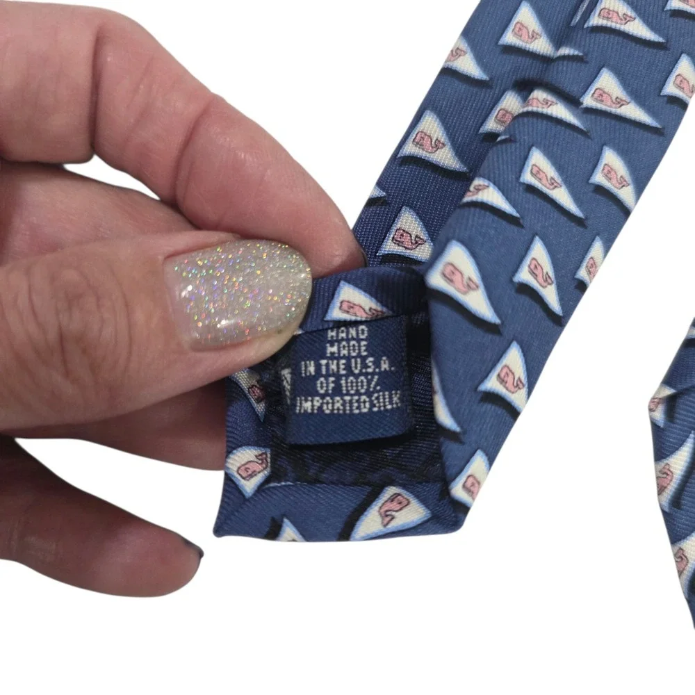 Vineyard Vines Mens Necktie Blue Sea‎ Whale Pattern Flag Silk Handmade USA